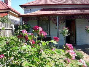 Airleigh - Rose Cottage - Surfers Paradise Gold Coast